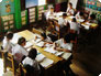 写真:村の小学校の授業風景