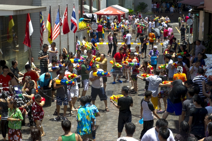 水かけ祭りとしても知られるタイ正月のお祭り「ソンクラーン」