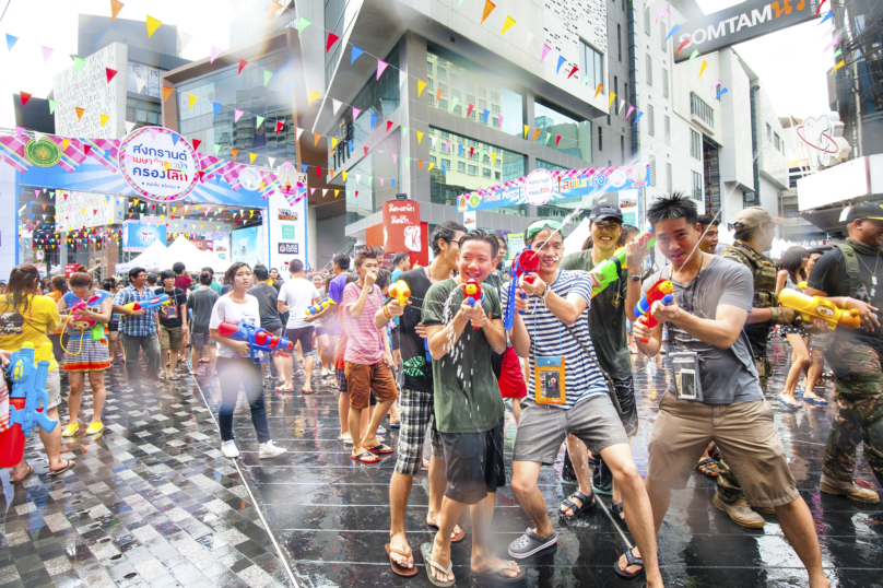 水かけ祭りとしても知られるタイ正月のお祭り「ソンクラーン」