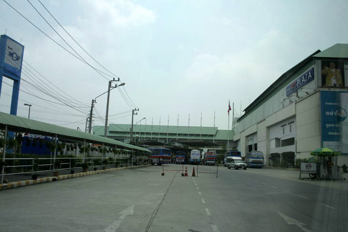 バンコク南バスターミナル（サイタイマイ）