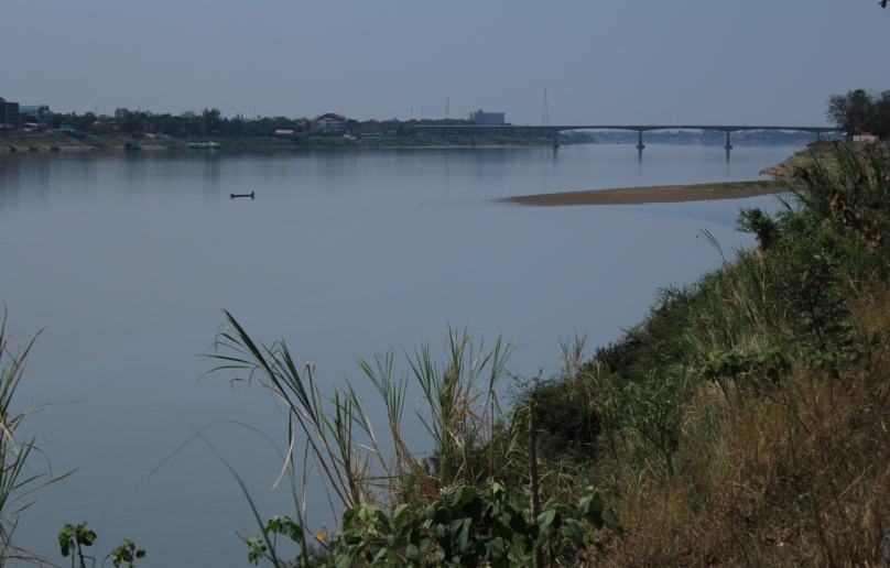 タイ・ラオス友好橋（タイ-ラオス国境）