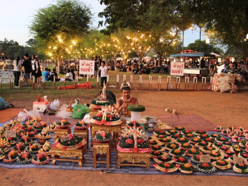 タイで最も美しい祭り「ロイクラトン祭り」を巡る