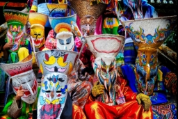 ルーイ県 色鮮やかな精霊たちのパレード ピーターコーン祭り6月16日(土)～18日(月)開催　