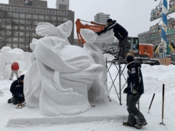 【写真で見る】制作中！さっぽろ雪まつり第46回国際雪像コンクール③