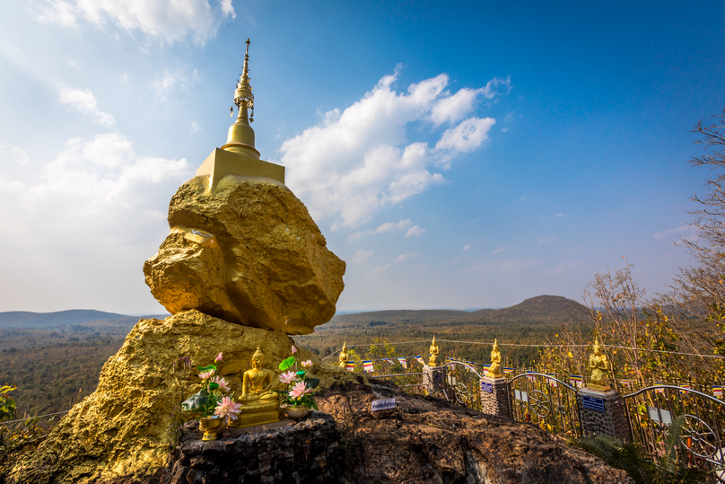 絶景をのぞむ、知られざる地方のお寺9選