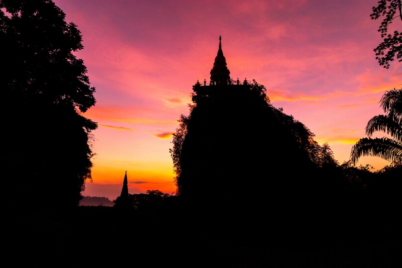 カオナーナイルアン・タンマ・パーク