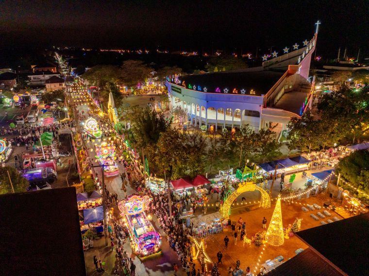 サコンナコーン・クリスマスパレード