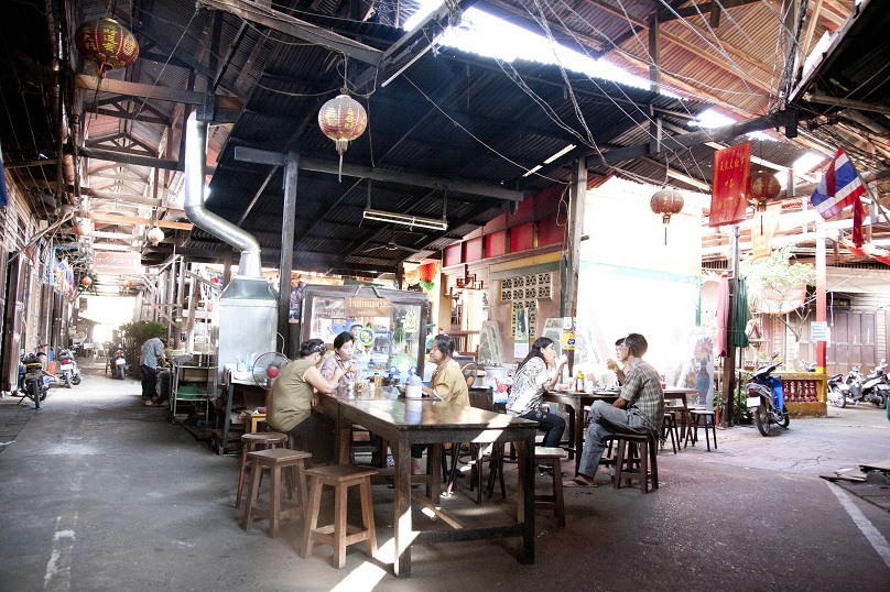 バーンマイ100年市場