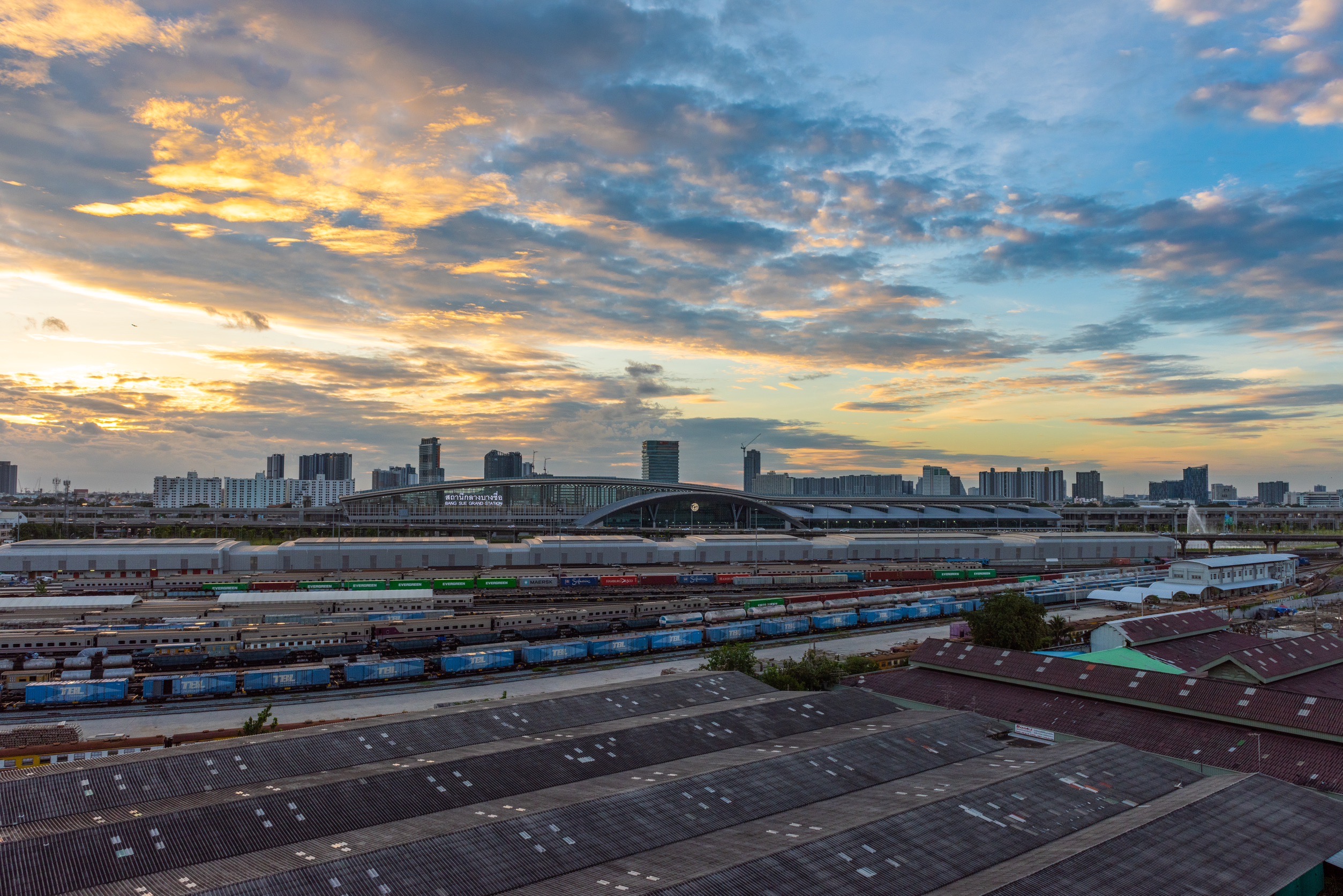 クルンテープ・アピワット中央駅（バンスー中央駅）