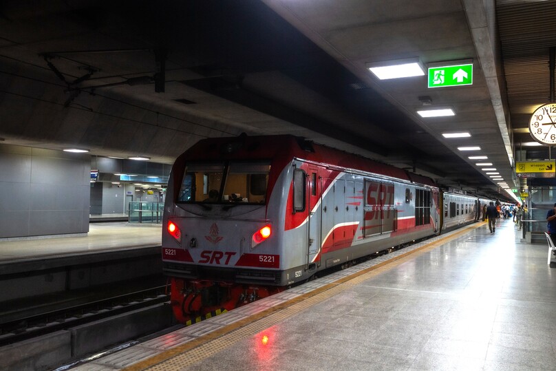 クルンテープ・アピワット中央駅（バンスー中央駅）
