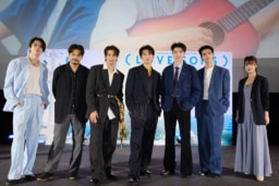 森崎ウィン×向井康二、豪華タイキャストと再集結！ 満席の劇場で“日タイ共演”の熱気ほとばしる＜映画『（LOVE SONG）』バンコク・プレミア＞開催