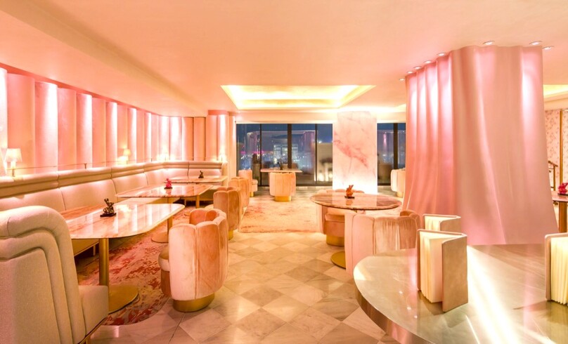 ピンク・バー・バイ・ルブア