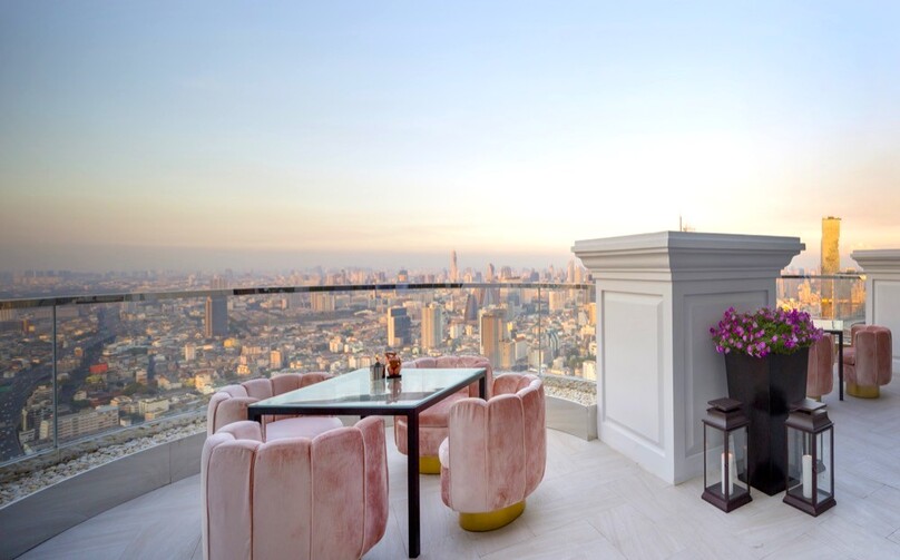 ピンク・バー・バイ・ルブア