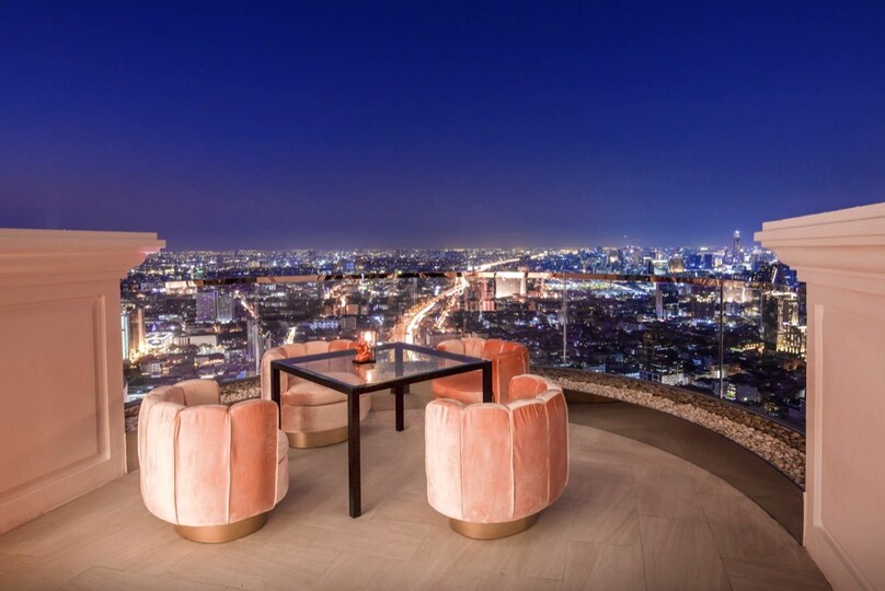 ピンク・バー・バイ・ルブア