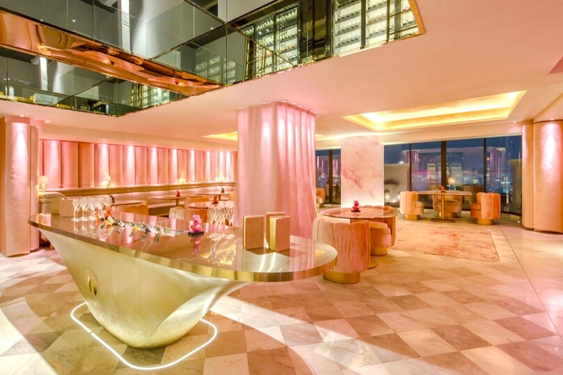 ピンク・バー・バイ・ルブア