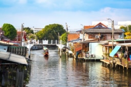 クローン・バンルアン水上マーケット (クローン・バンルアン・アート・ハウス)