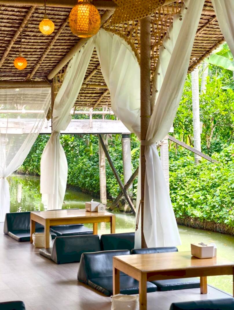 アフター・ザ・レイン・コーヒー・アンド・ギャラリー