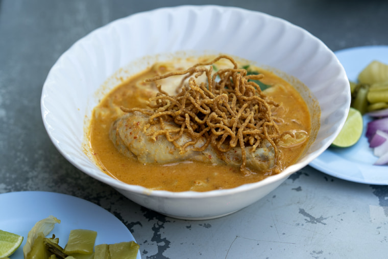 カオソーイ・クンヤイ