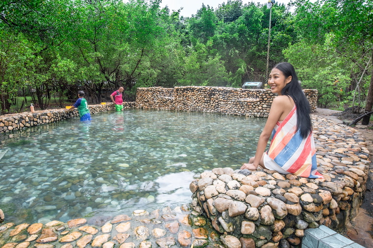 クロントム塩温泉
