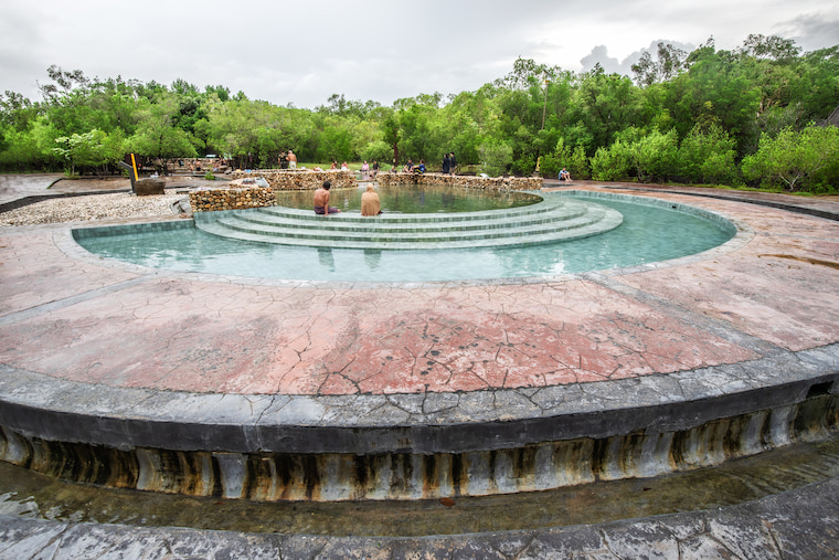 クロントム塩温泉