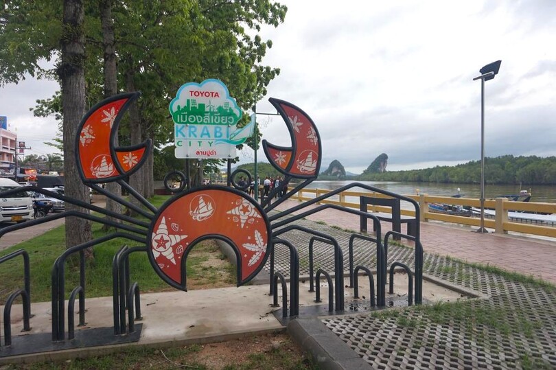 マッドクラブの彫刻 (プーダムの広場)