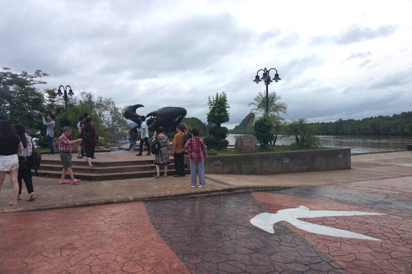 マッドクラブの彫刻 (プーダムの広場)