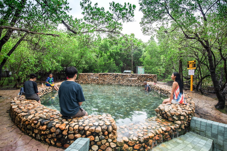 クロントム塩温泉