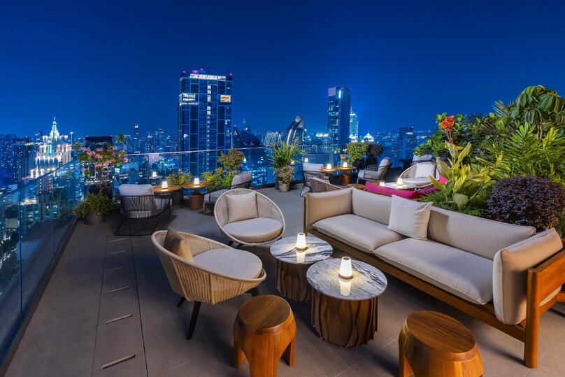 サトサン・ルーフトップバー